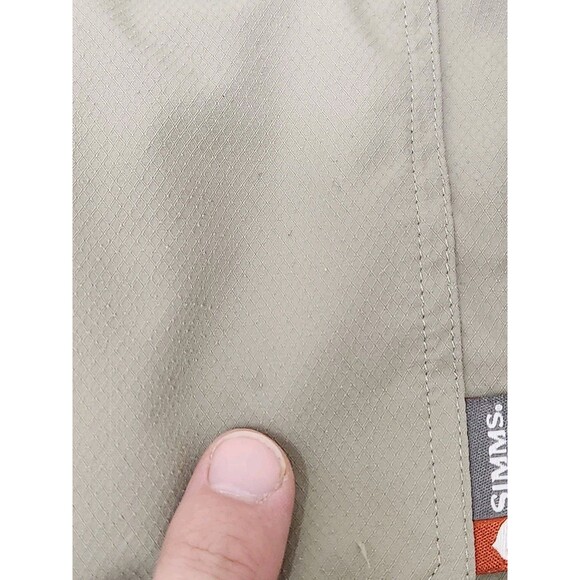 Simms Fishing Shirt Men's L Beige Long Sleeve Button Down Vented Pockets - Picture 7 of 9